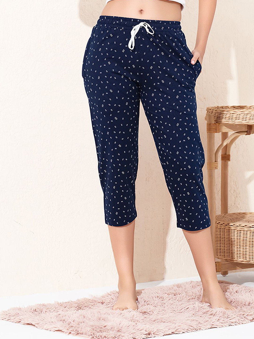 QUIRA Women Slim Fit Printed Capris