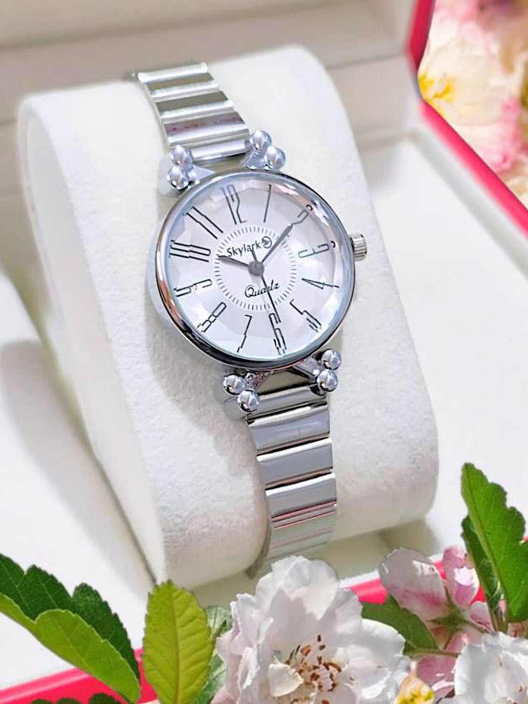 Skylark Women tainless Steel Textured Straps Analogue Watch Dhingo_silver_girls_55