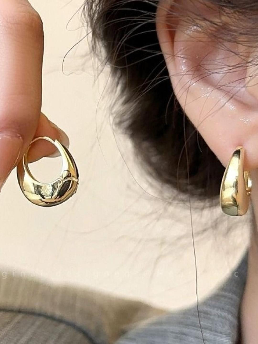 AKISON JEWELS Circular Gold-Tone Hoop Earrings