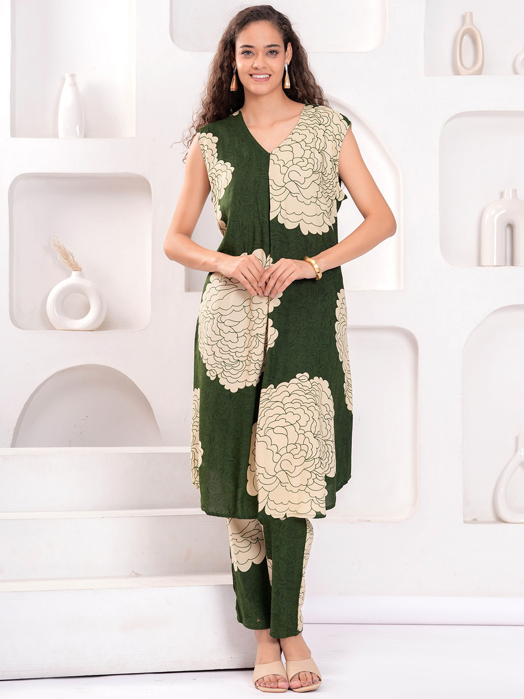 OH MI DIOS Green Printed V-Neck Sleeveless Tunic with Palazzos Co-Ords