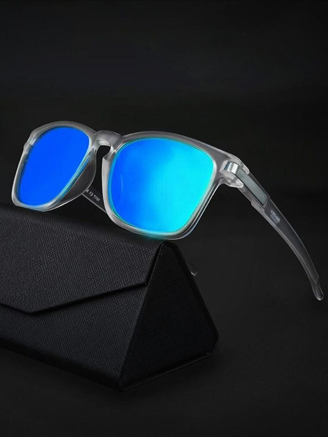 Eyedens Unisex UV Protected Square Sunglasses E-Wear-Labs_Grey-Blu_MK