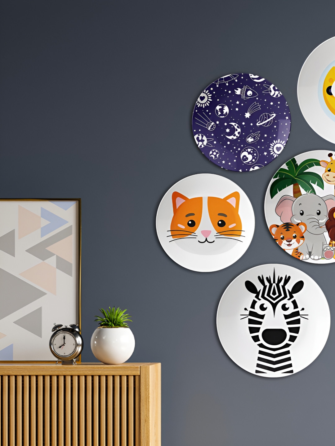 THE QUIRKY HOME To the Moon and Back with Animals Glossy 5Pcs Wall Plates-10In