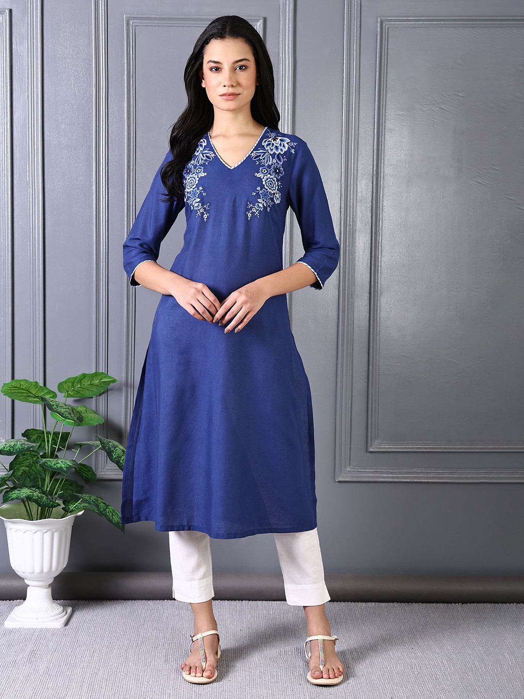 W Women Ethnic Motifs Embroidered Daily A-Line Kurta
