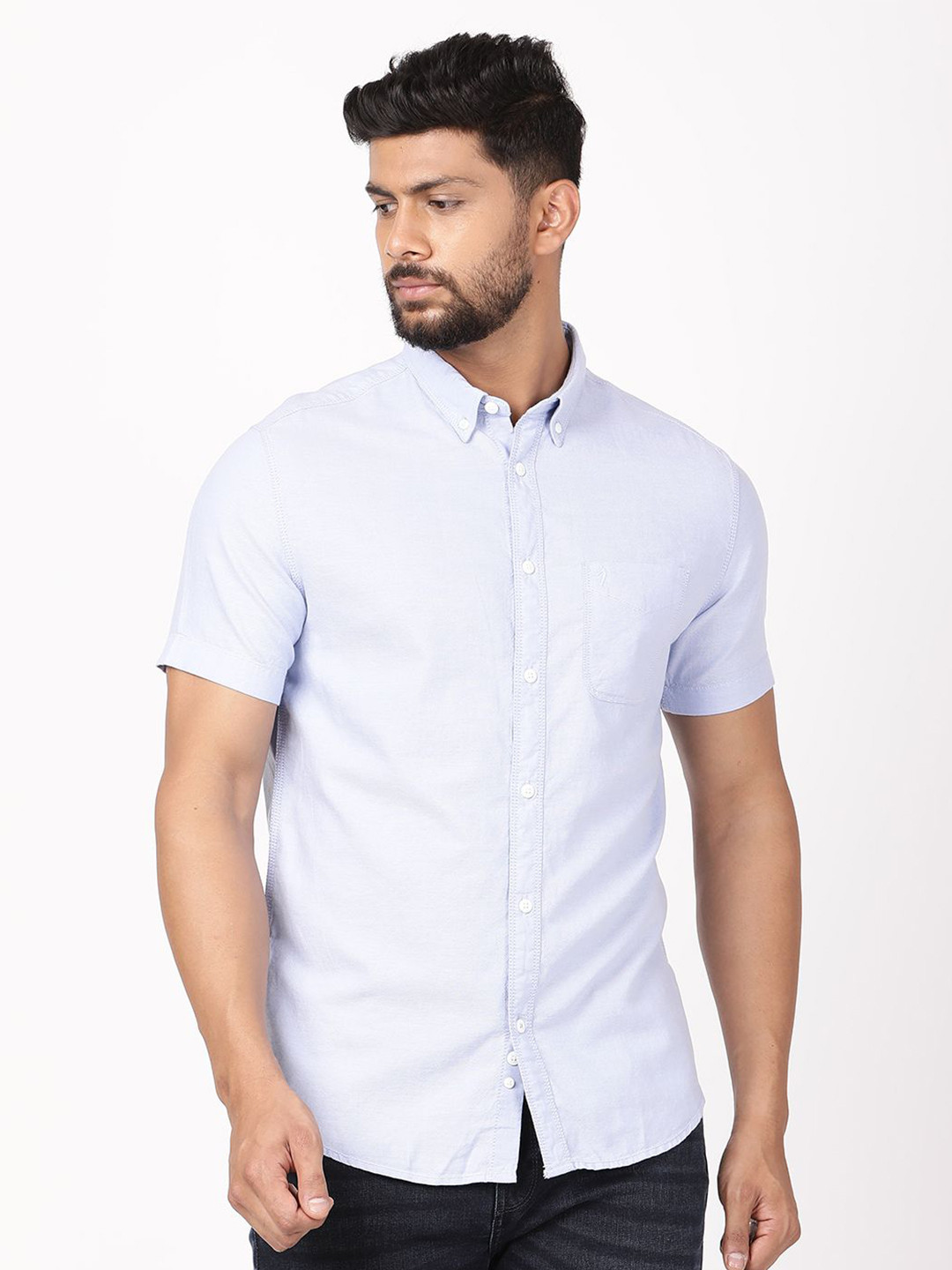 Indian Terrain Men Chiseled Fit Solid Button-Down Collar Pure Cotton Casual Shirt