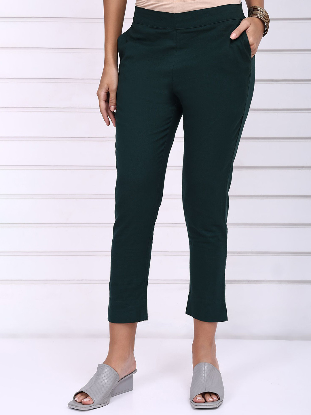 AURELIA Women Regular Fit Mid-Rise Flat-Front Cigarette Trousers