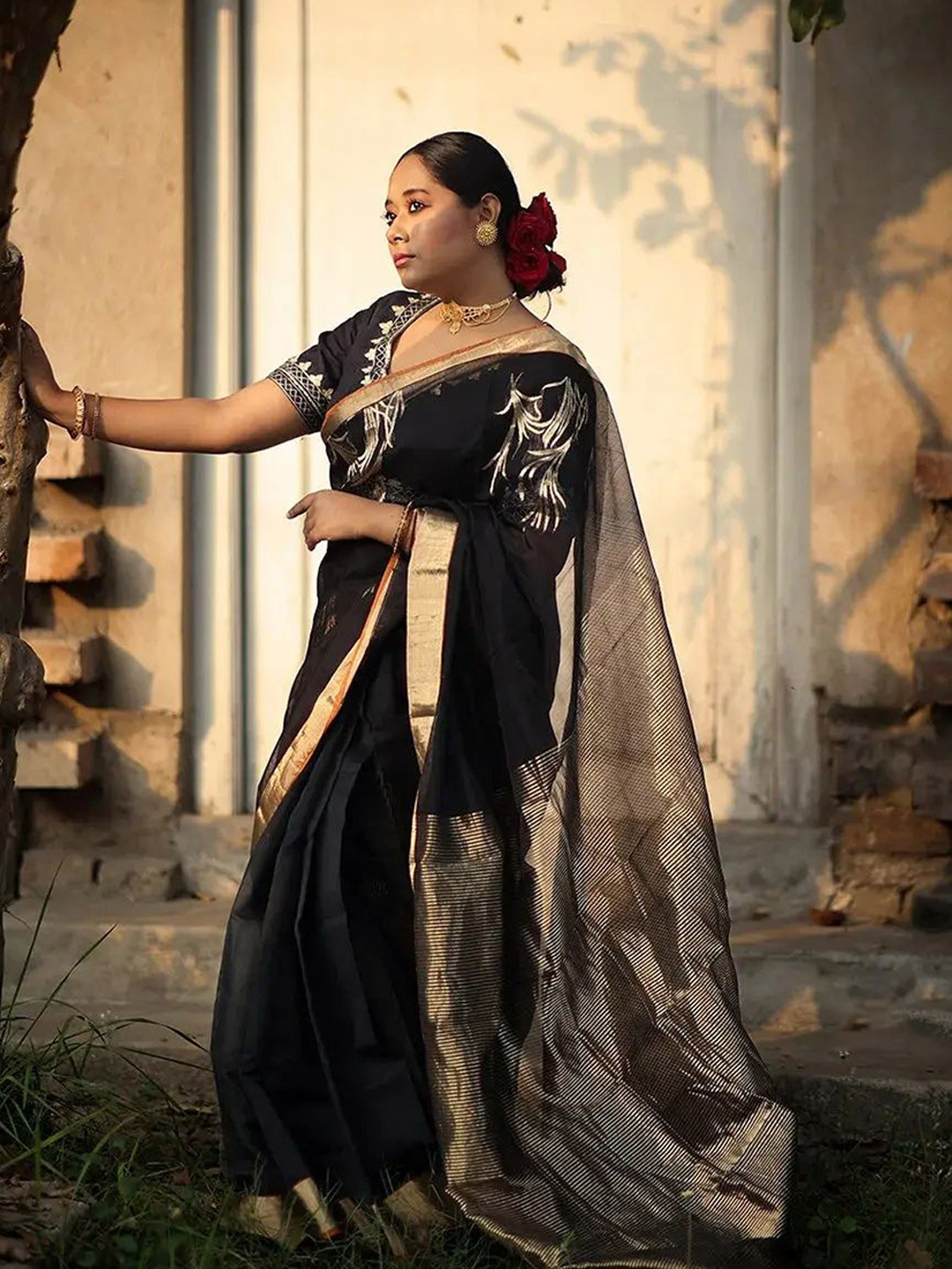 Sutra Art of Clothing Woven Design Zari Saree