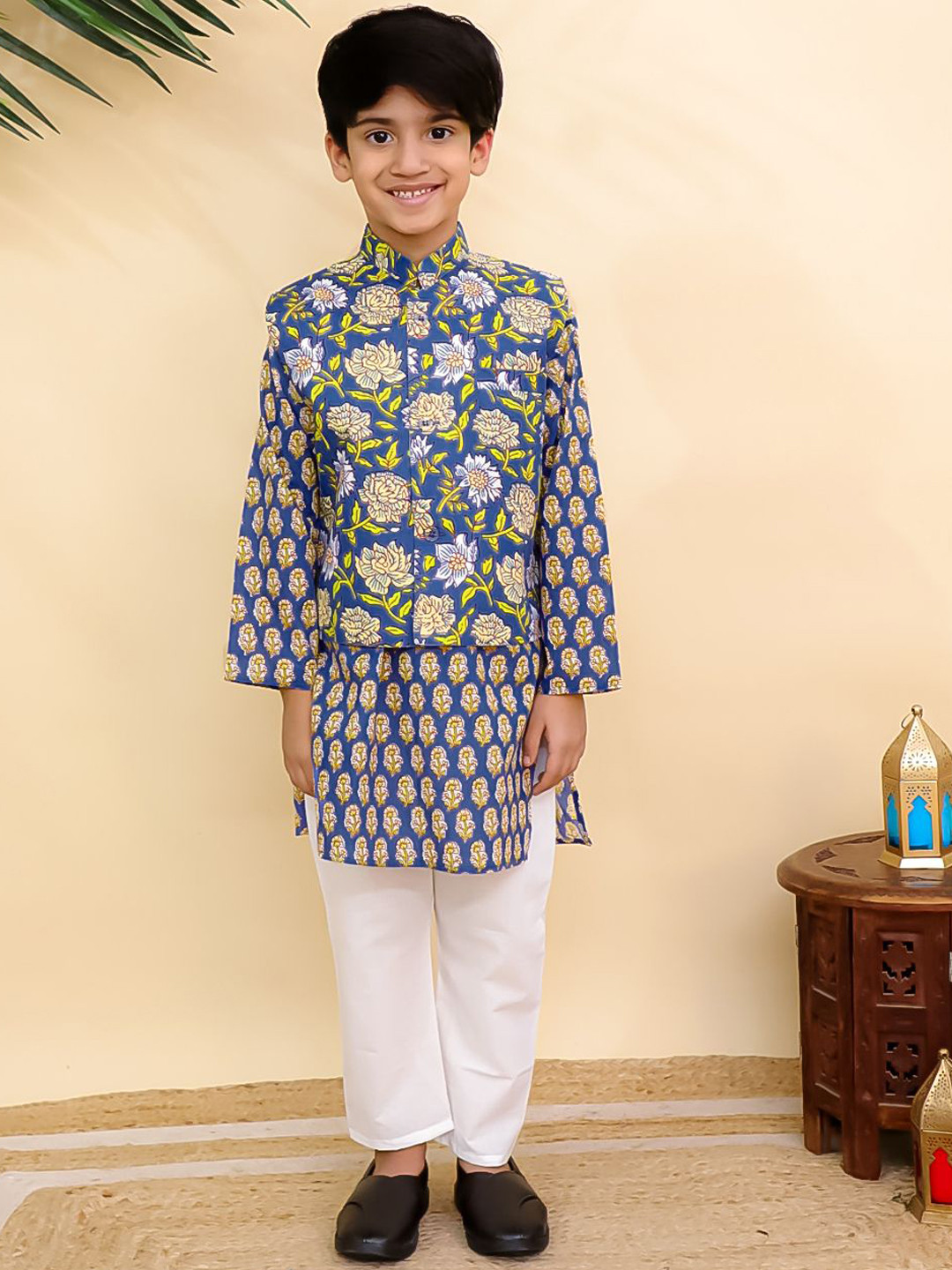 The Mom Store Boys Ethnic Motifs Printed Regular Pure Cotton Kurta with Pyjamas Sets