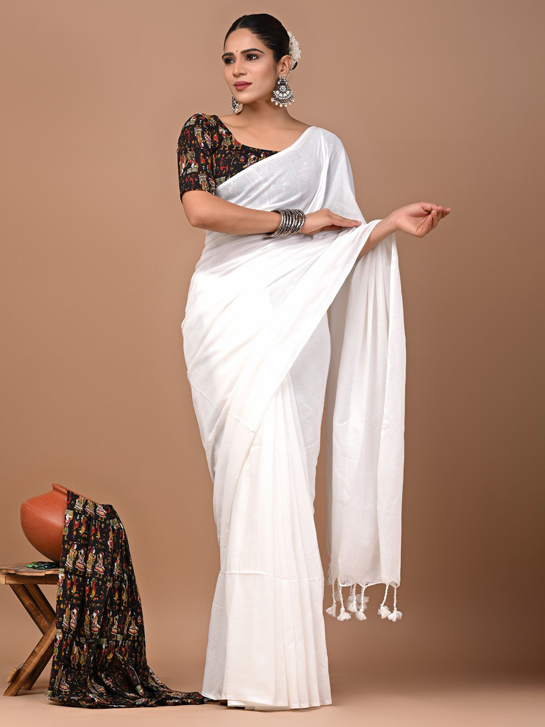 PALLO LATKE Solid Saree with Blouse Piece