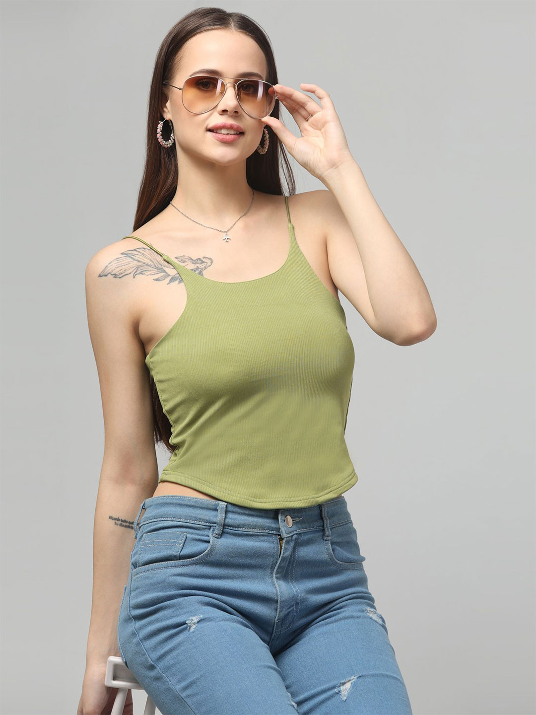 Clobug Green Scoop Neck Sleeveless Crop Top