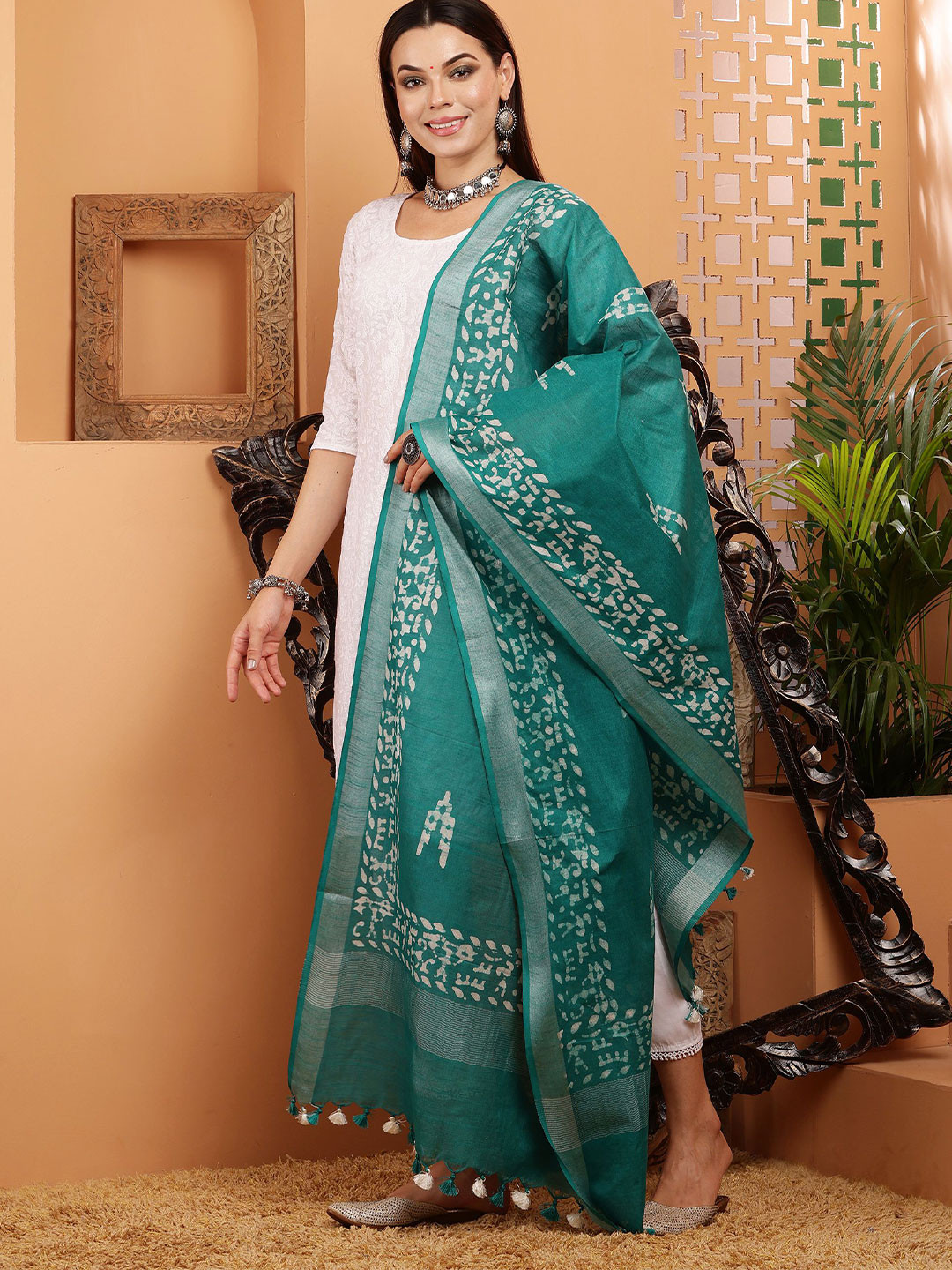 Bunkraft Geometric Dyed Batik Technique Cotton Dupatta