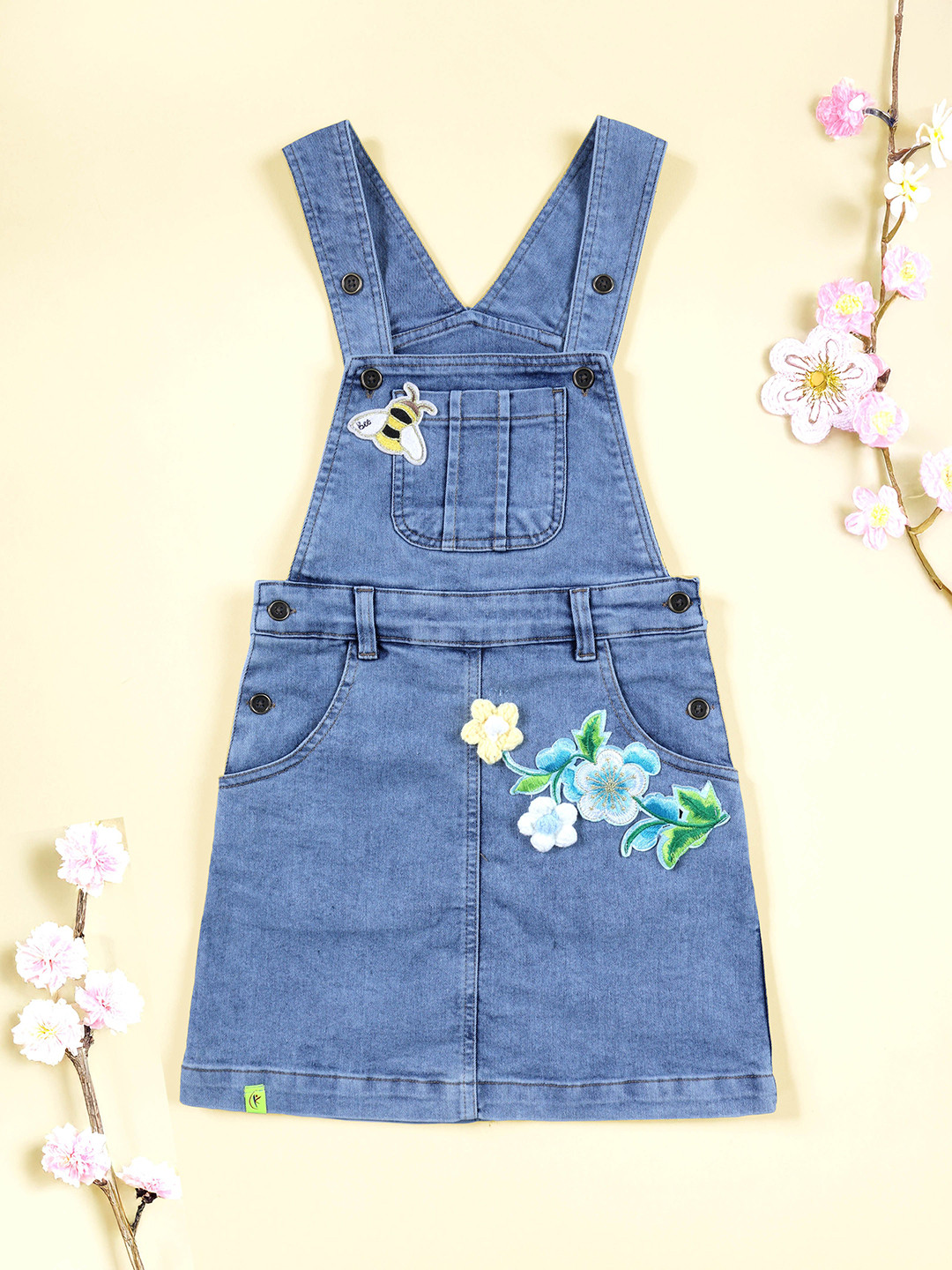 KiddoPanti Girls Floral Applique Detail Denim Dungaree