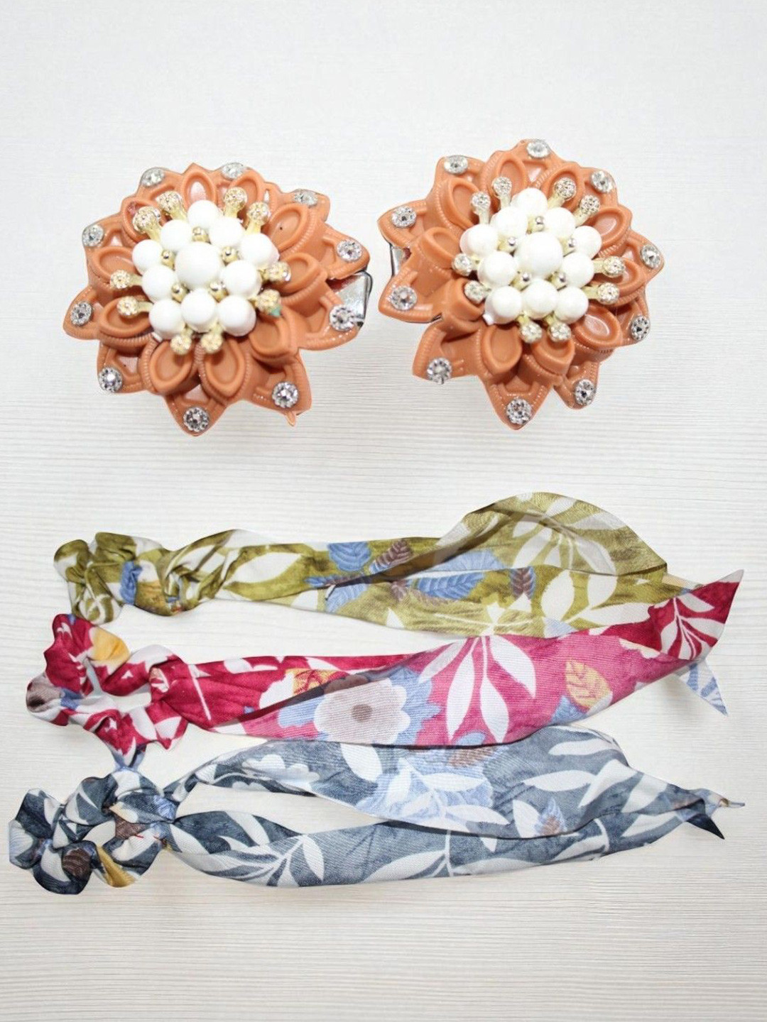 Jolly Faces Set of 5 Hairclip Scrunchie Rubberband
