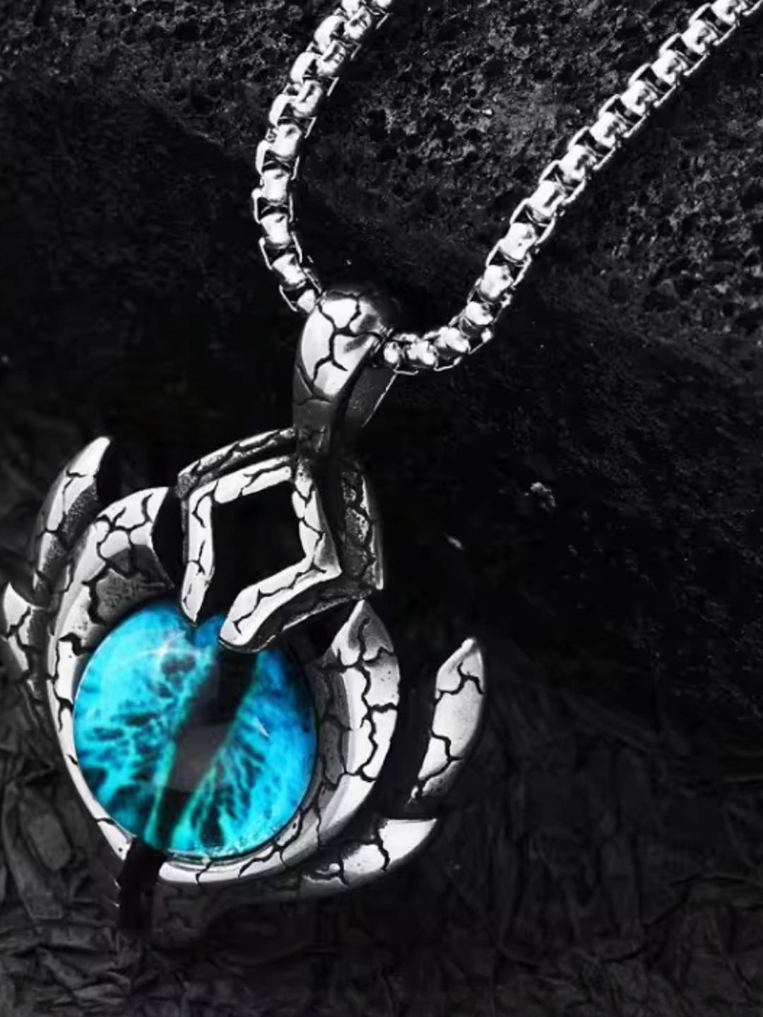 Nitant Blue Eye Pendant & Chain