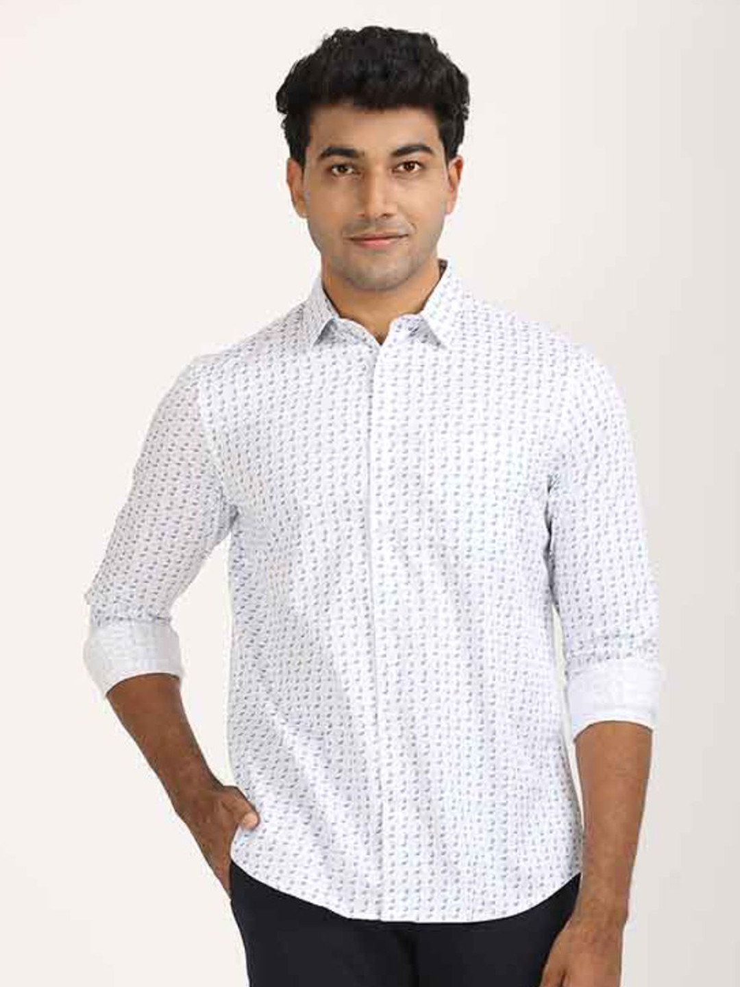 Indian Terrain Men Classic Fit Conversational Printed Pure Cotton Casual Shirt