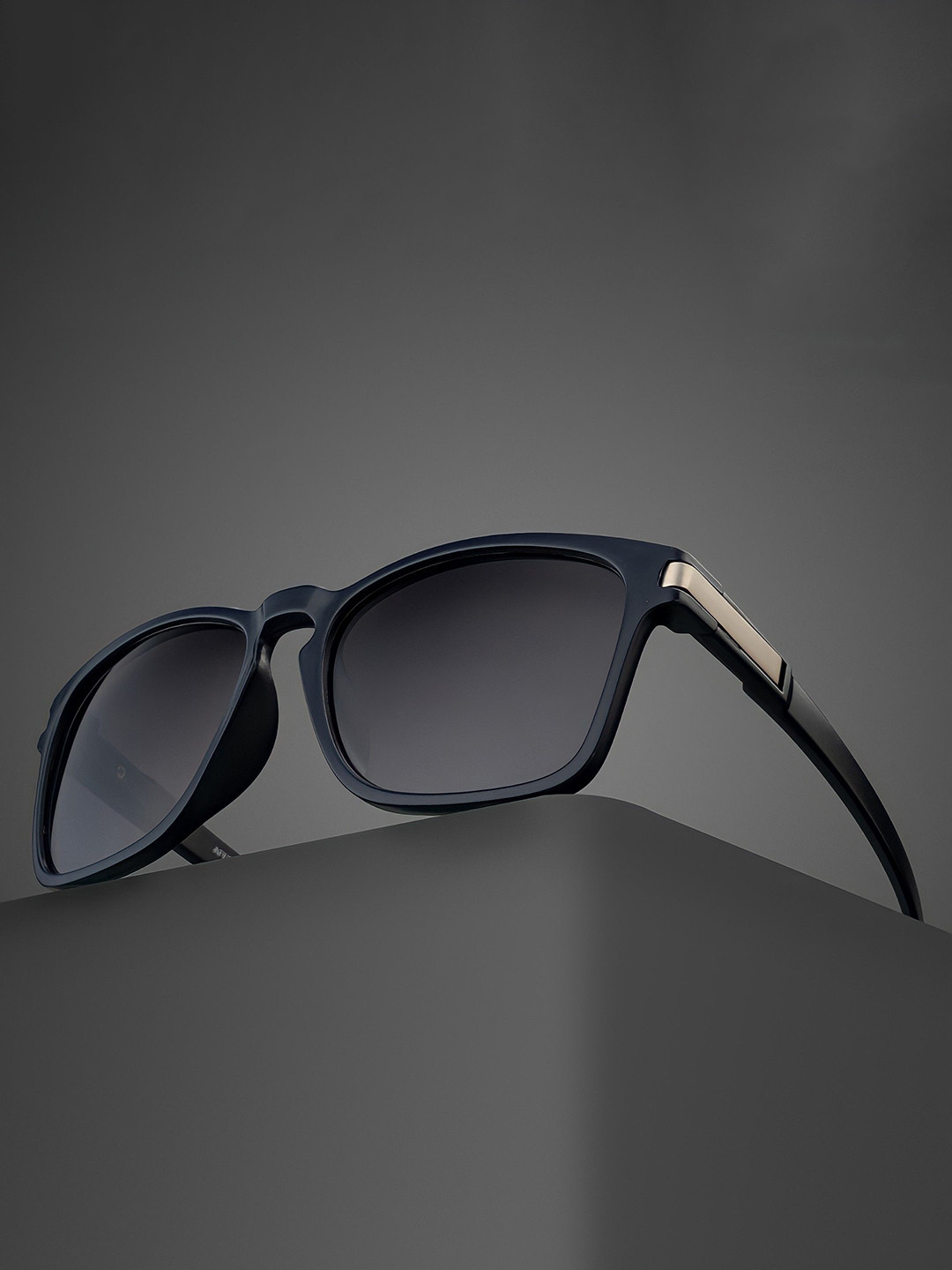 AFERELLE Unisex Square Polarised Lens Sunglasses
