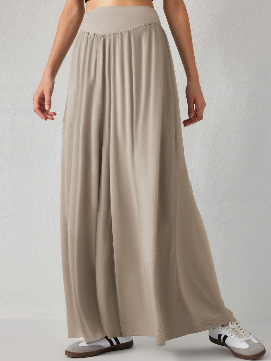 Khaki Women Mid-Rise Loose Fit Wide Leg Trousers