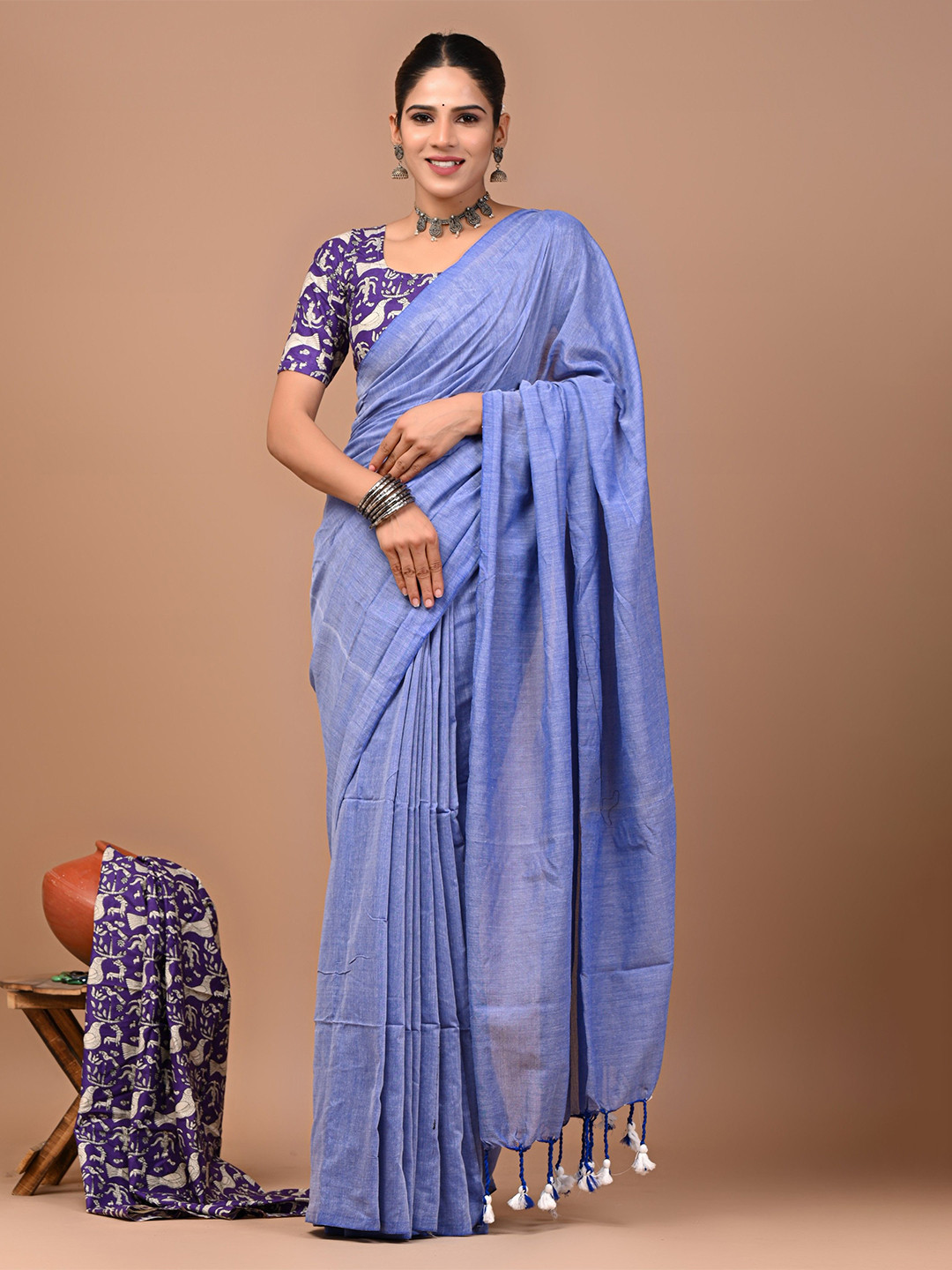 PALLO LATKE Women Soft Solid Saree With Hand Block Printed Blouse