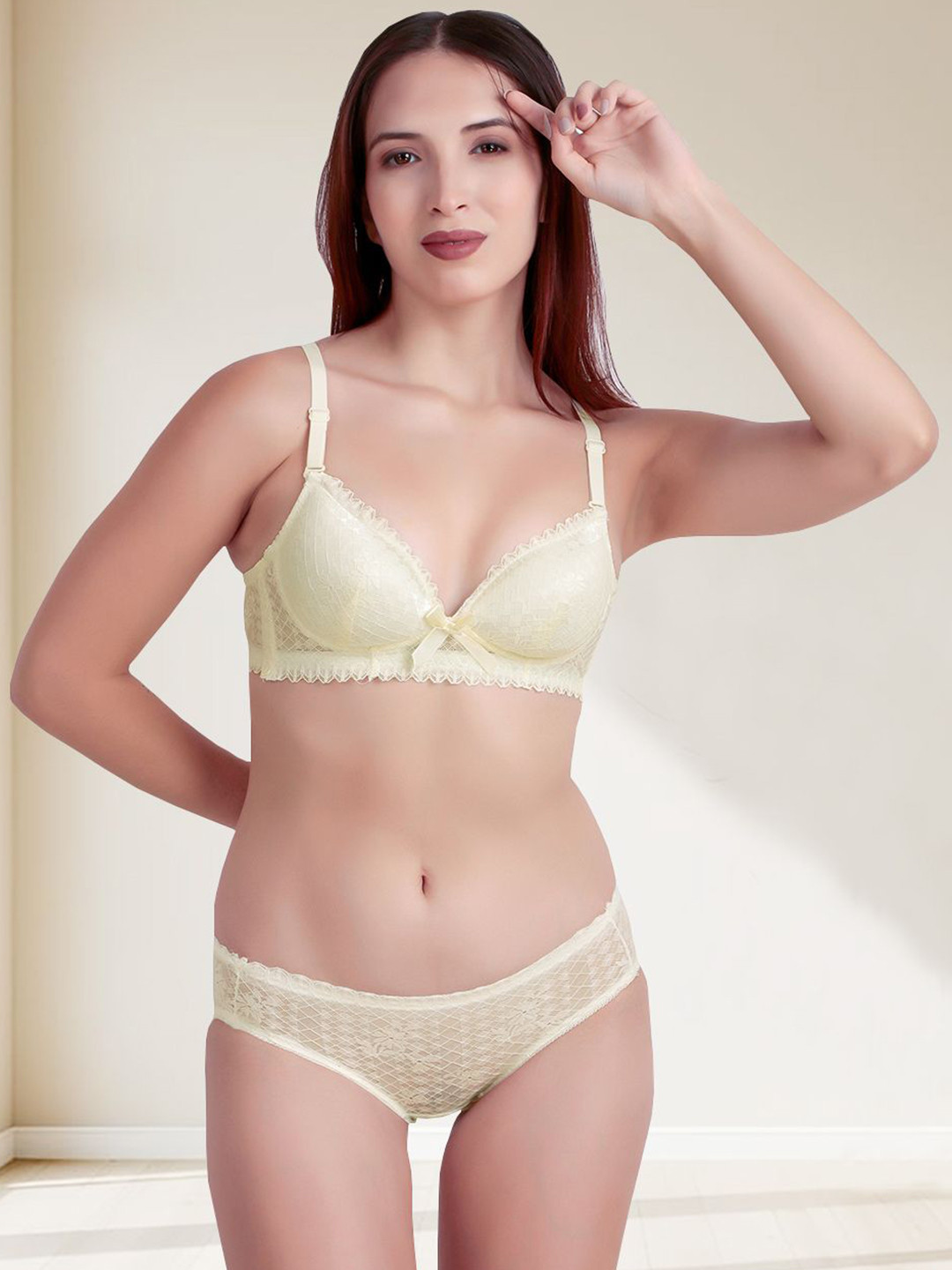 Secret Lives Women Heavily Padded Laced Lingerie Set tshirt bra 666 Off white flower