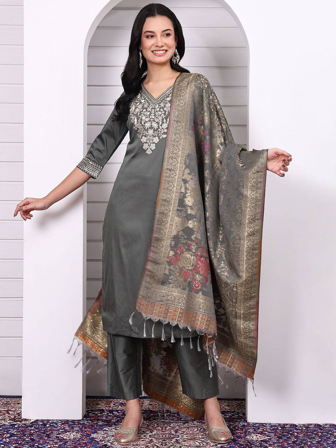 AURELIA Women Ethnic Motifs Embroidered Kurta with Trousers & Dupatta