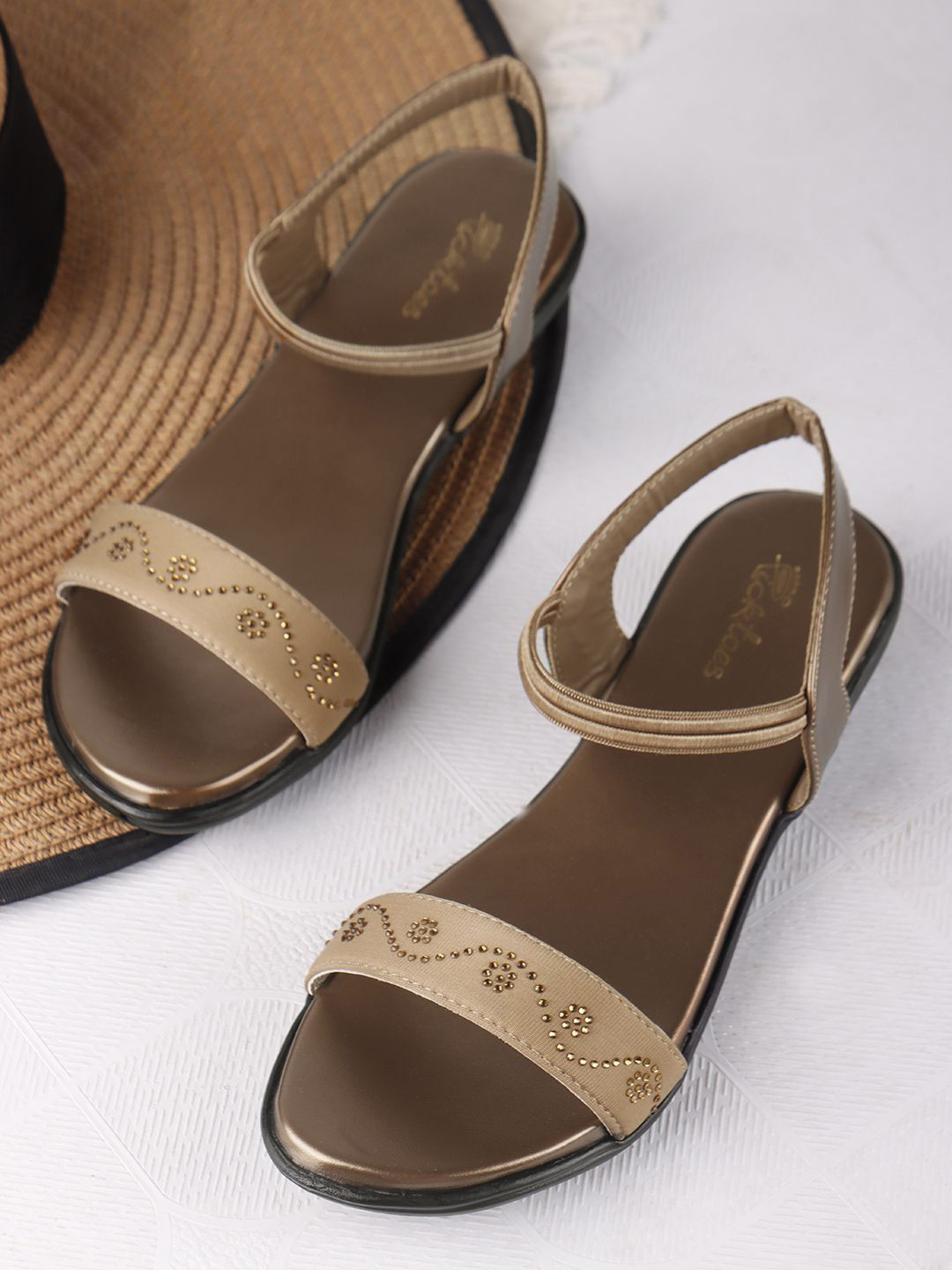 Picktoes Women Solid Party Block Sandals