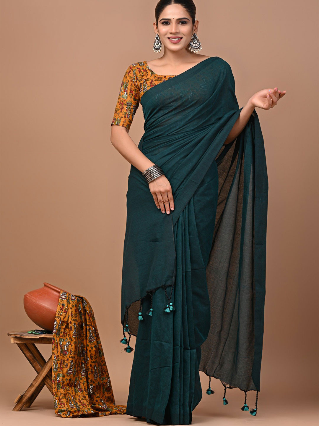 PALLO LATKE Saree With Printed Blouse Piece