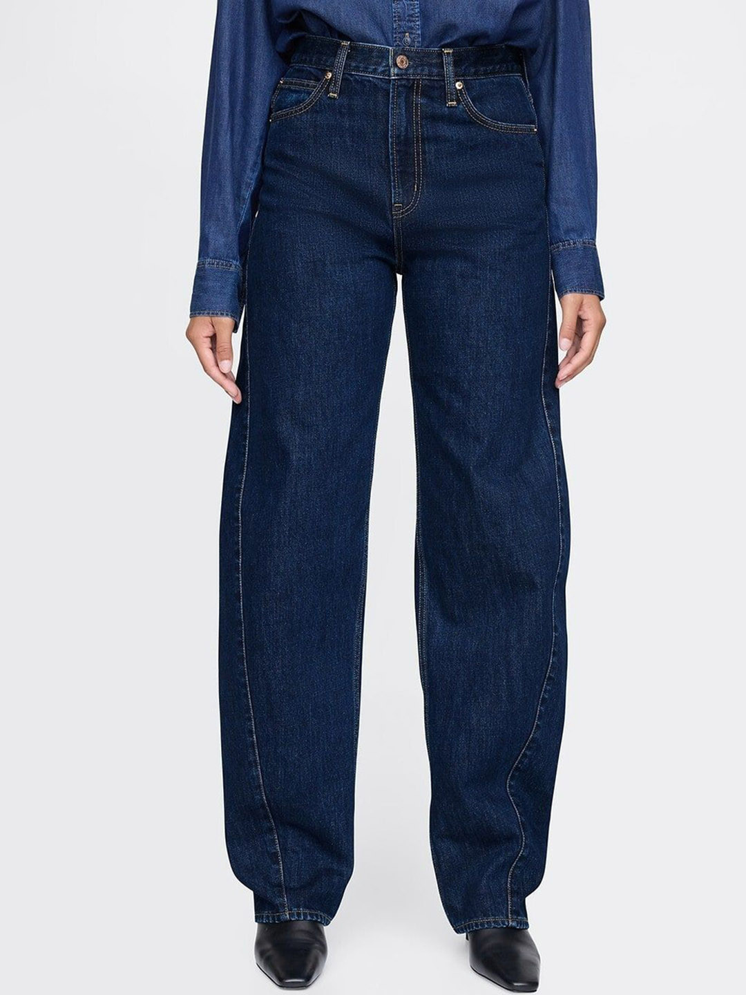 GAP Women High-Rise Relaxed Fit Barrel Jeans