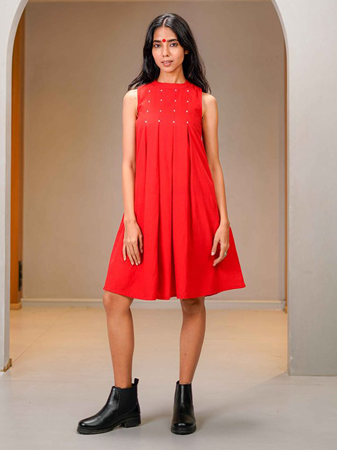 Prathaa Arya Women Self Design Sleeveless Cotton A-Line Dress