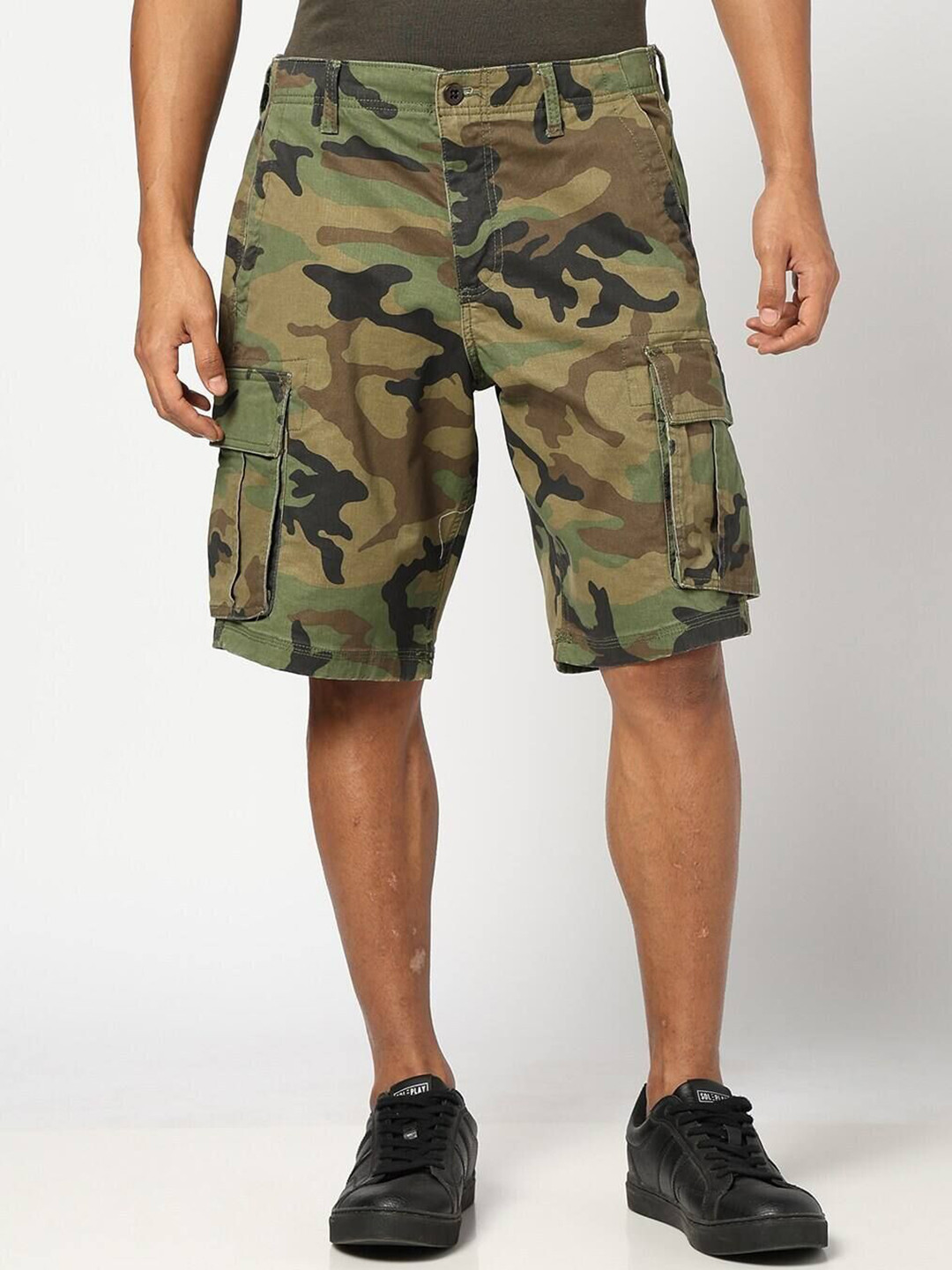 GAP Men's Camouflage Printed Mid-Rise Cargo Shorts