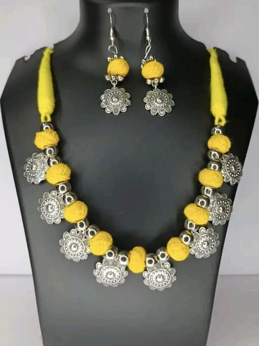 BONGO NARI BOUTIQUE Floral Shaped Jewellery Set