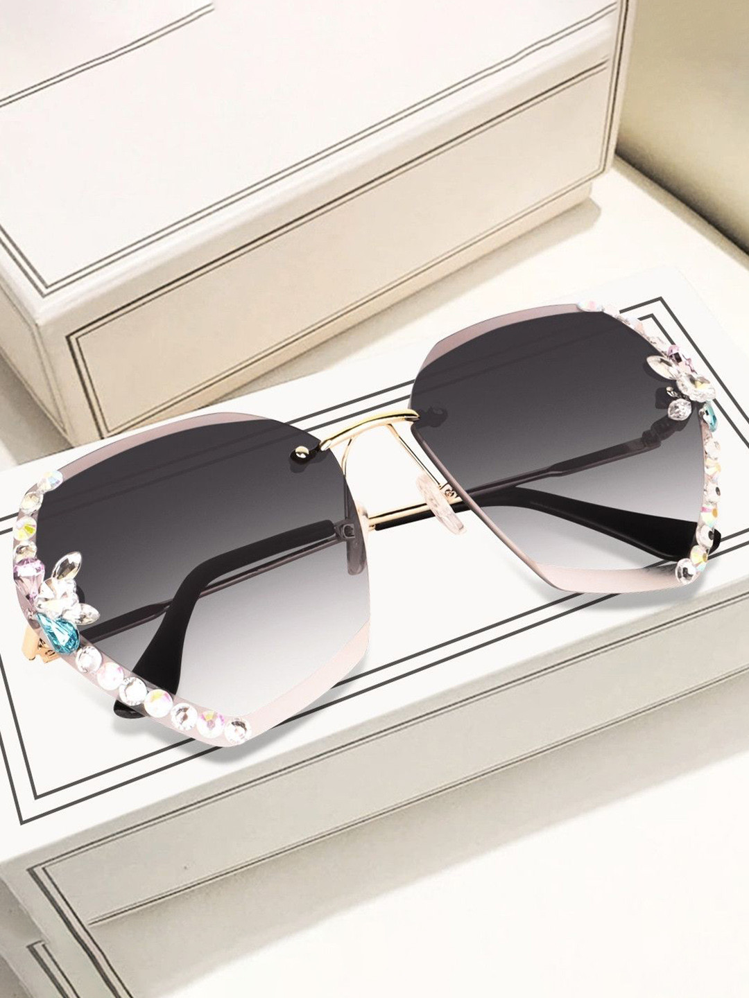 Eyedens Unisex Black Lens & Gold-Toned Butterfly Sunglasses R-Less_Gld-Blk