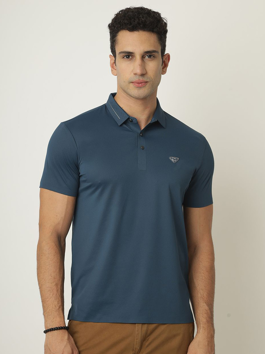 BLUENCE Men Solid Polo Collar T-shirt