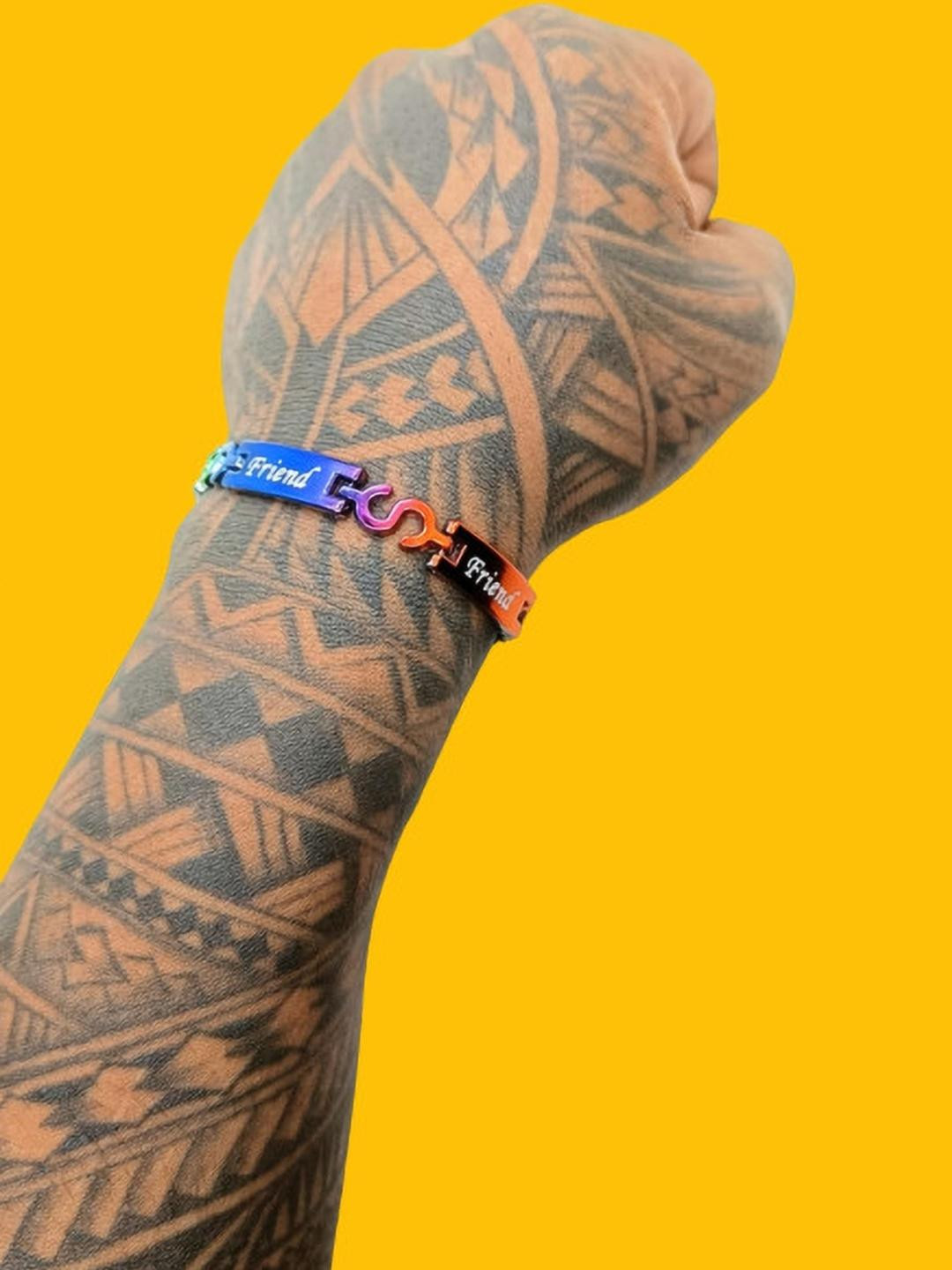 Dynamic Retail Global Men Multi Color Silver-Plated Stainless Steel Link Ethnic Bracelet