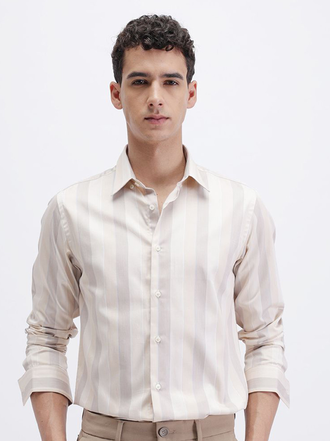 The Collection India Slim Echo Vertical Striped Slim Fit Cotton Casual Shirt