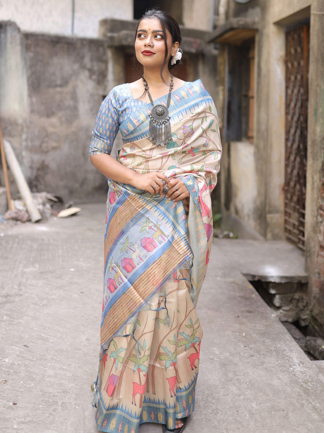 Jinal & Jinal Floral Zari Art Silk Handloom Tussar Saree