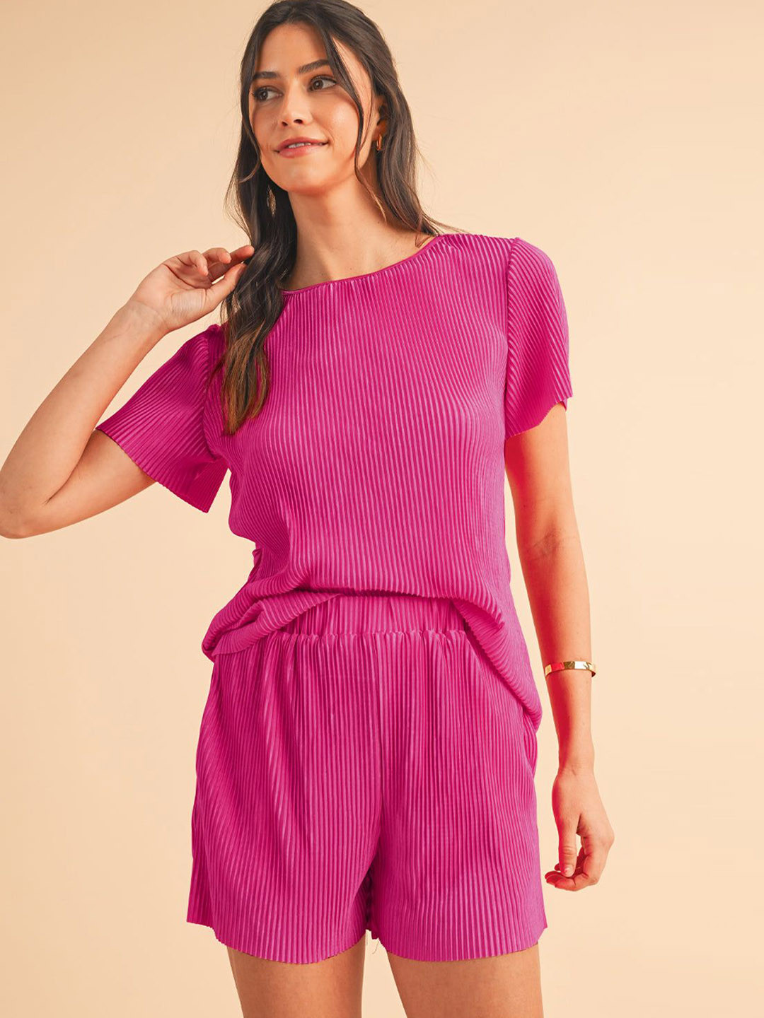 Errabelly Ribbed Round Pleated T-Shirt & Pocketed Shorts