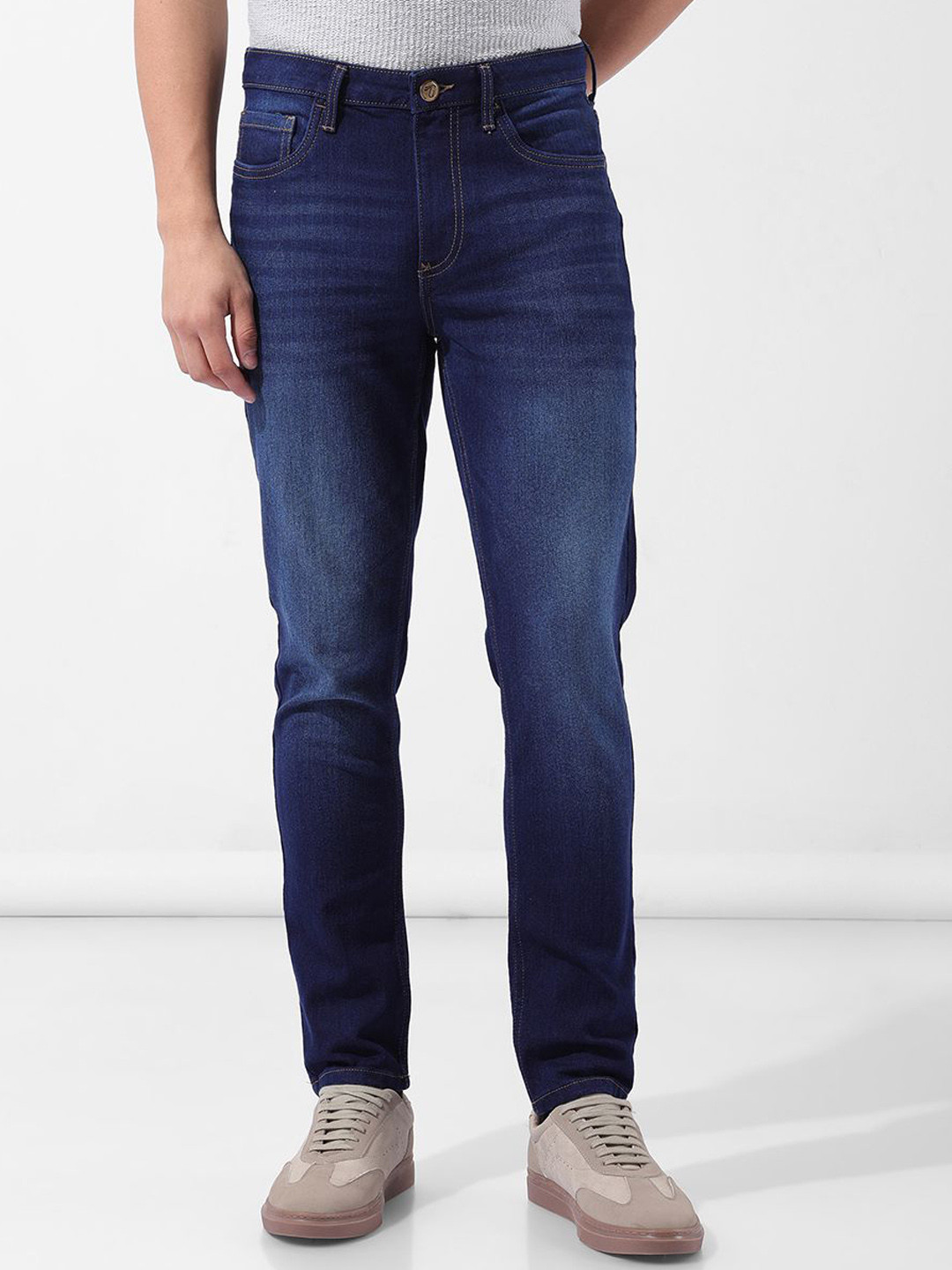 The Indian Garage Co Men Slim Fit Mid-Rise Clean Look No Fade Stretchable Jeans