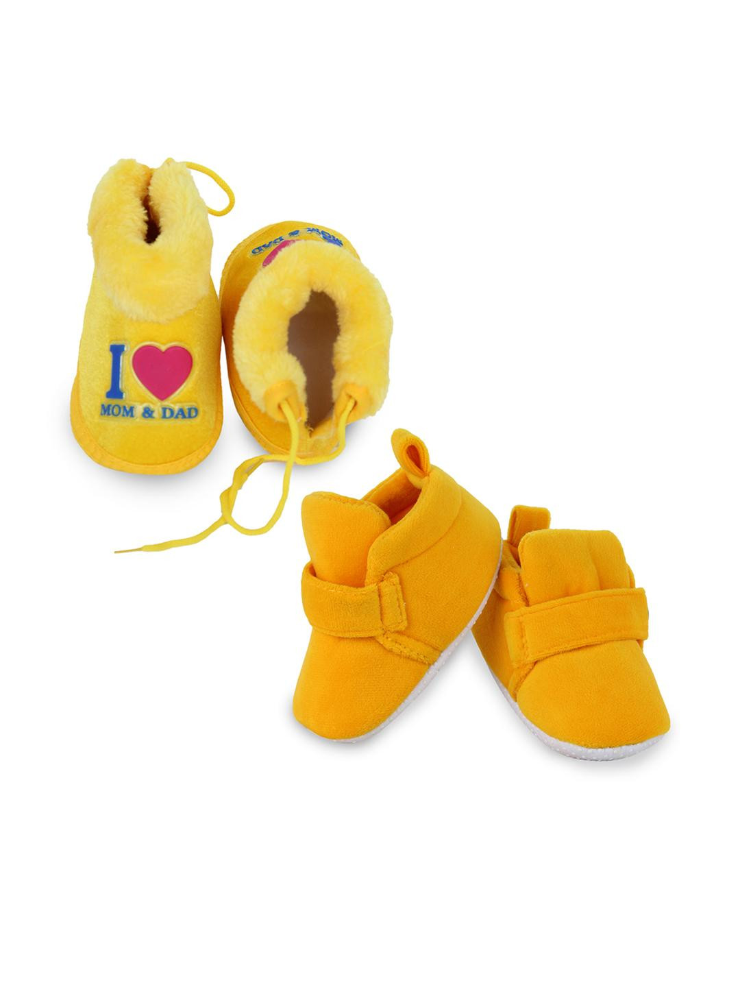 Neska Moda 6 To 12 Months Set Of 2 Velvet I Love Mom and Dad Print & Button Design Booties