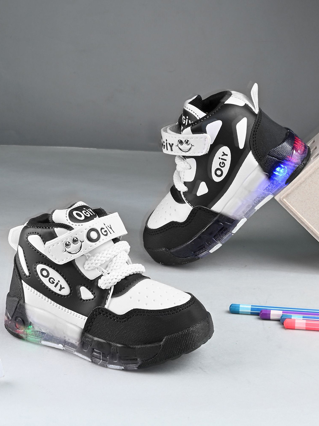 BIRDE Boys Printed Patent Leather Sneakers