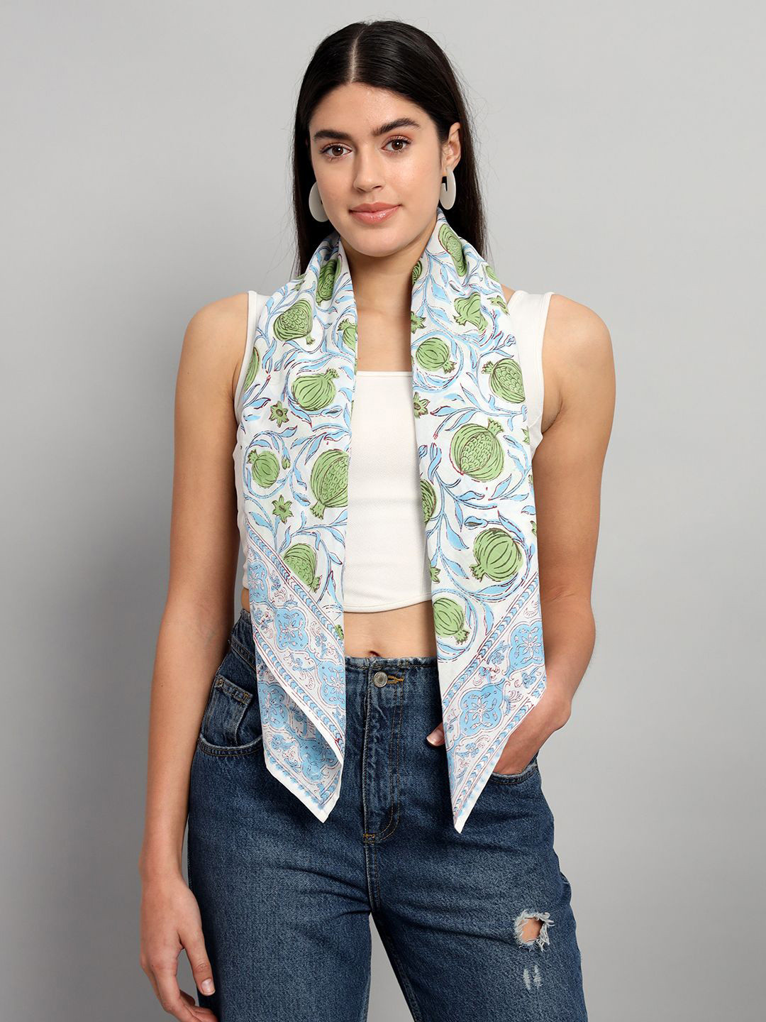 Ravaiyaa Women Floral Printed Scarf