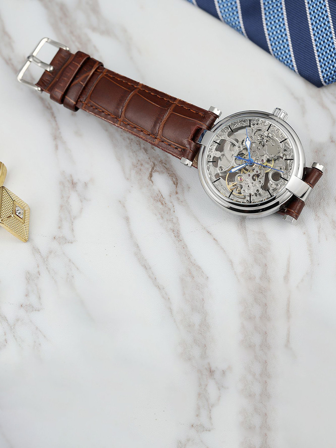 FORSINING Men Analog Watch with Round Dial & Leather Strap