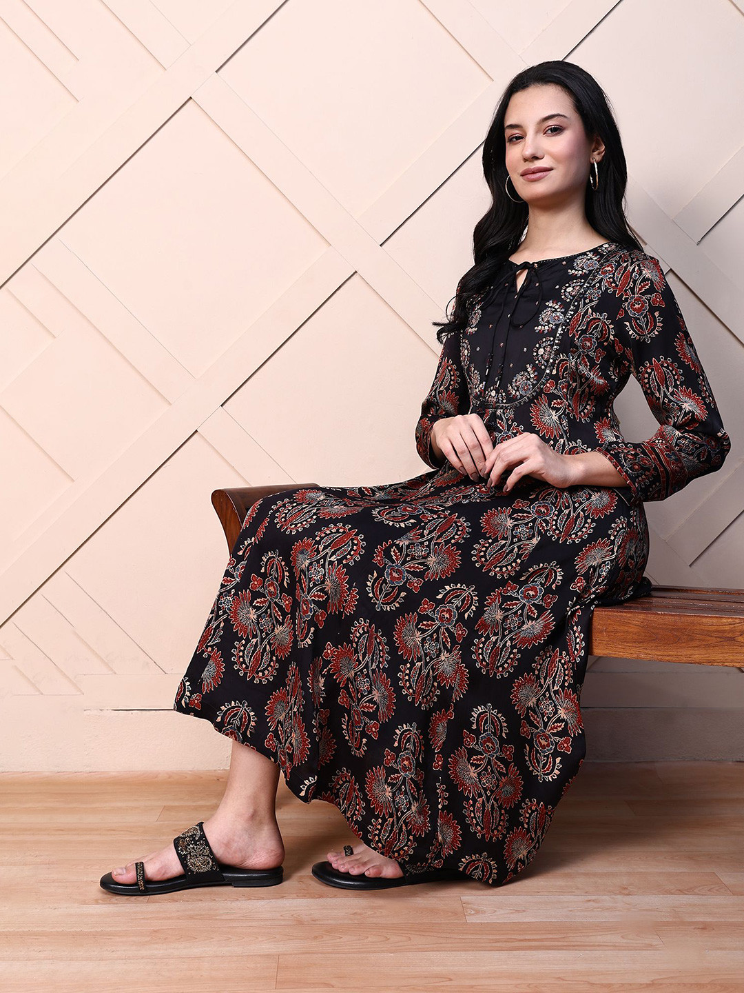 Folk Song Women Floral Printed Tie-Up Neck Regular Anarkali Above Knee Thread Work Kurta