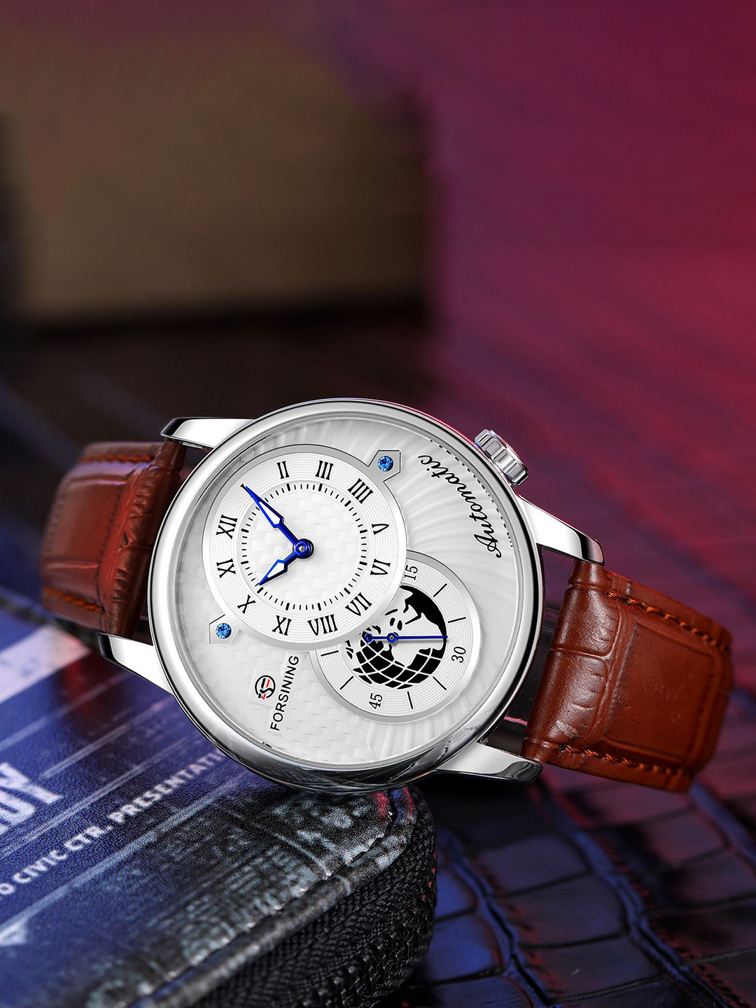 FORSINING Leather Strap Analogue Men's Watch