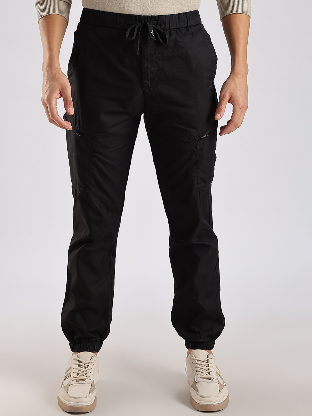 THE BEETEL HOUSE Men Relaxed Fit Cross Pocket Cargos Joggers