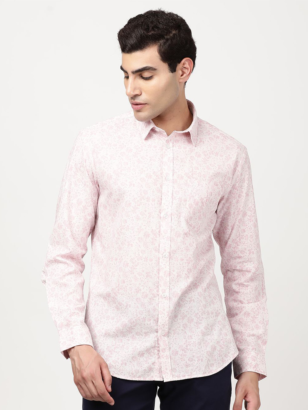 Indian Terrain Men Classic Slim Fit Floral Printed Spread Collar Pure Cotton Casual Shirt
