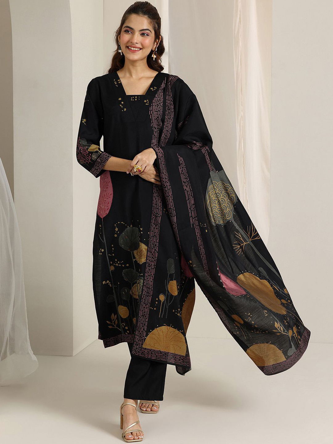 Libas Floral Printed V-Neck Straight Kurta With Trousers And Dupatta