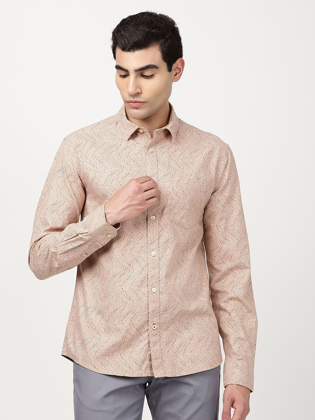 Indian Terrain Chevron Printed Spread Collar Long Sleeves Regular Fit Classic Casual Shirt