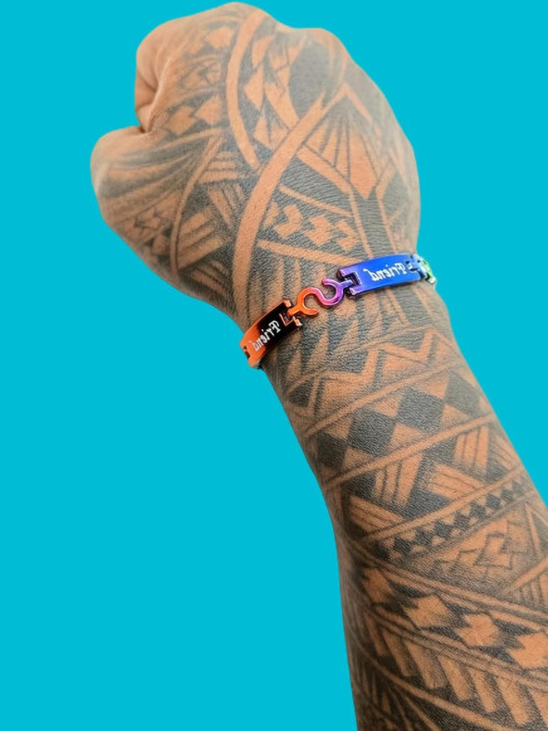 Dynamic Retail Global Men Multi Coloured Stainless Steel Gold-Plated Ethnic Link Bracelet