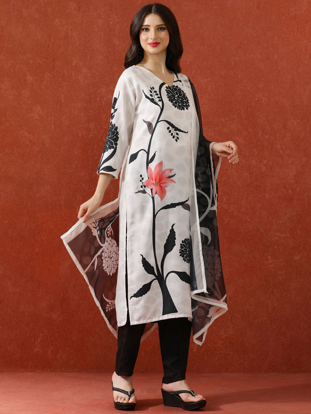 QSH Floral Printed A-Line Festive Kurta & Trousers With Dupatta