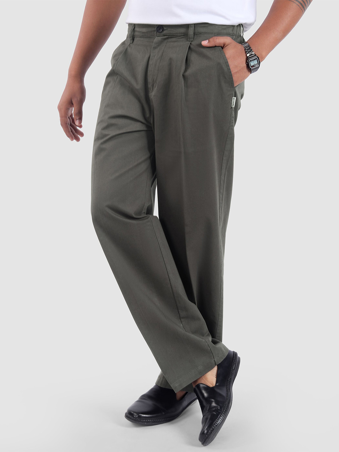 Beyoung Men Straight Fit Pleated Grey Cotton Twill Straight Fit Formal Trousers