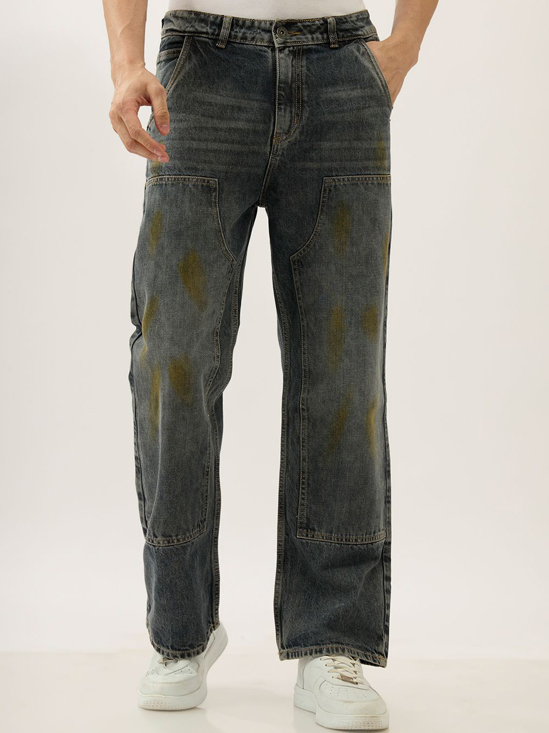 Espanshe Retro Men Stained Black Flared Mid-Rise Light Fade Jeans